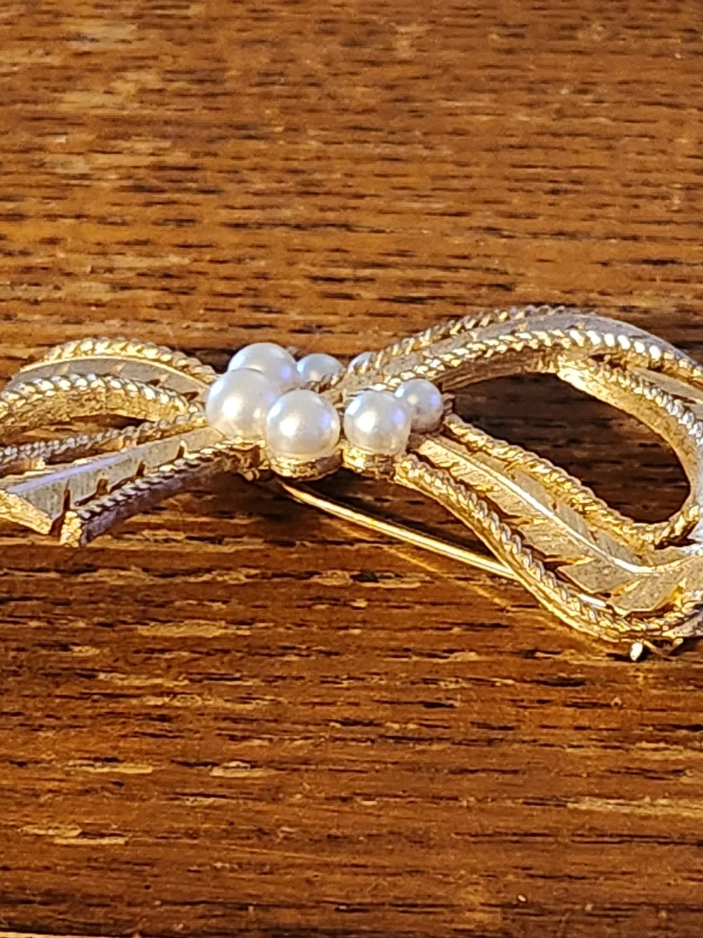 Crown Trifari elegant gold